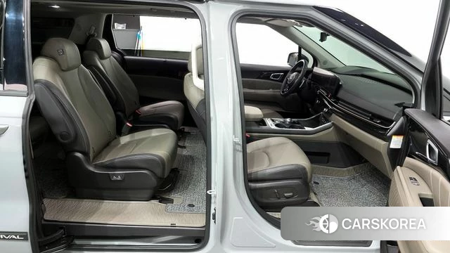 Kia The New Carnival 4th Generation 2024 Серый из Кореи, фото 2