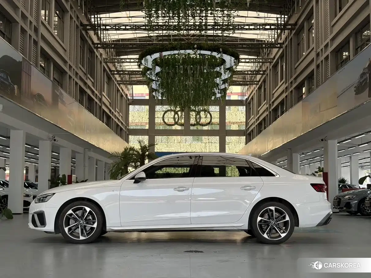 Audi A4L 2023 Белый из Китая, фото 2