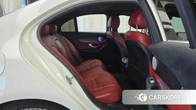 Mercedes-Benz C-Class W205 2018 Белый из Кореи, фото 2