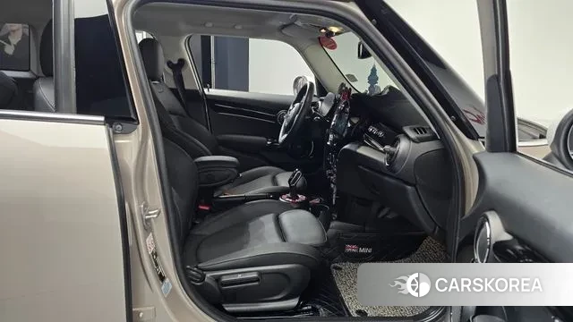 Mini Cooper 2024 Серебристо-серый из Кореи, фото 2