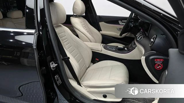Mercedes-Benz E-Class W213 2023 Черный из Кореи, фото 2