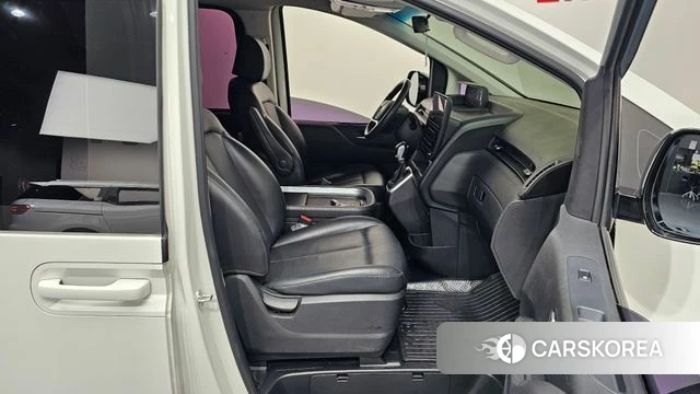 Hyundai Staria 2021 Белый из Кореи, фото 2