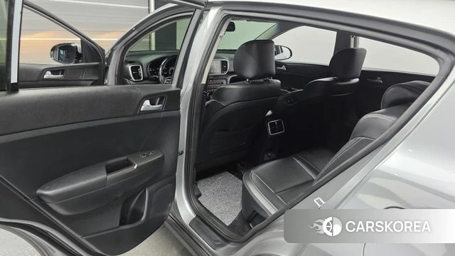 Kia Sportage The Bold 2021 Серебристо-серый из Кореи, фото 2