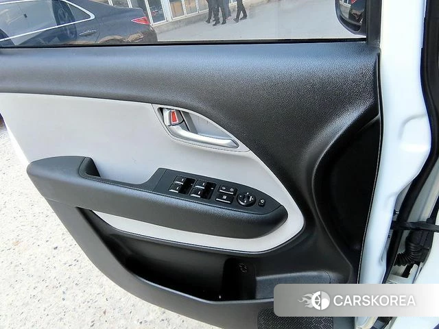 Kia The New Kia Ray 2023 Белый из Кореи, фото 2