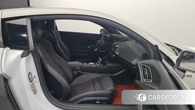 Audi R8 (4S) 2022 Серебристо-серый из Кореи, фото 2