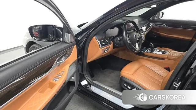 BMW 7 Series (G11) 2022 Черный из Кореи, фото 2