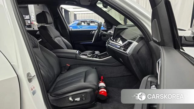 BMW X5 (G05) 2024 Белый из Кореи, фото 2