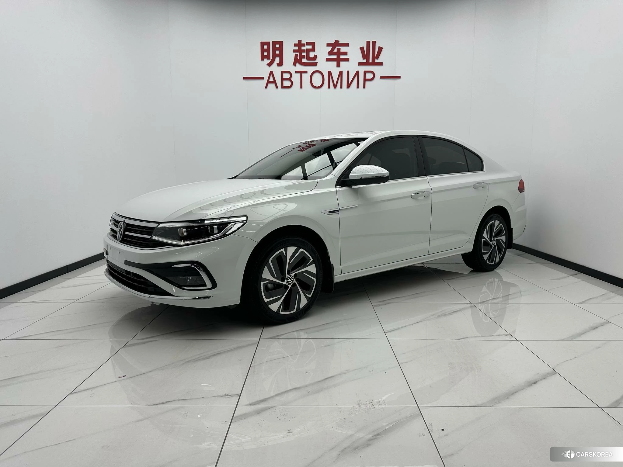 Volkswagen Bora 2022 Белый из Китая, фото 2