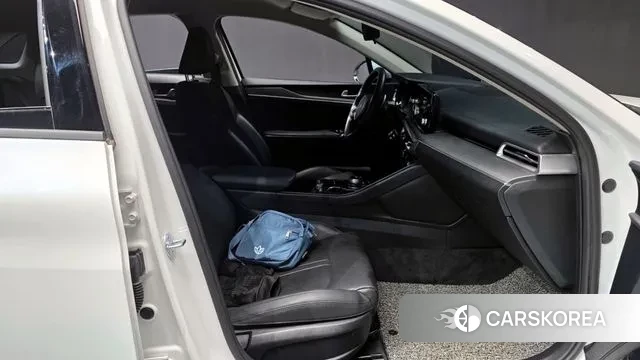 Kia K5 3rd generation 2023 Белый из Кореи, фото 2