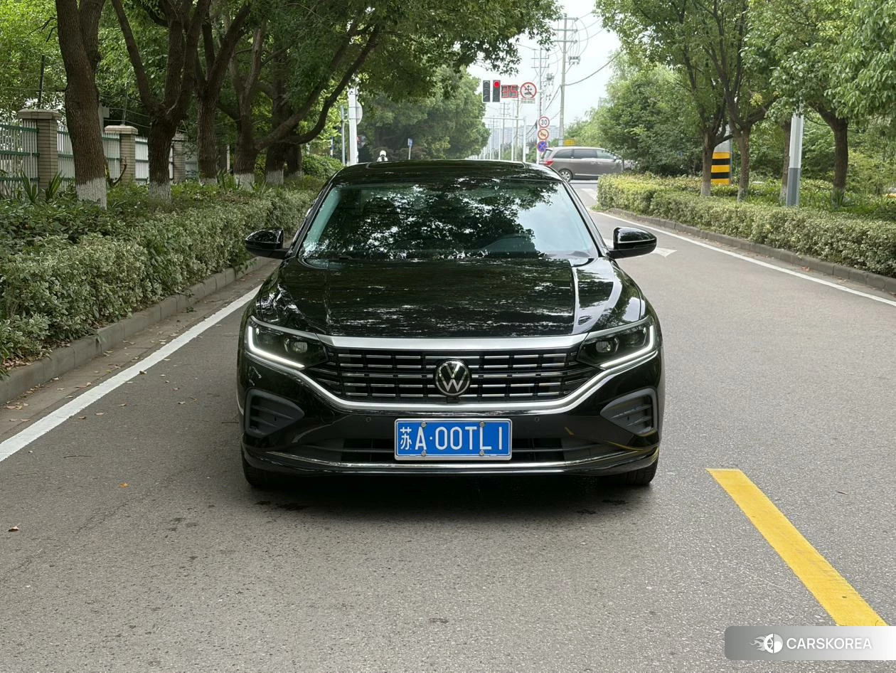 Volkswagen Passat 2024 Черный из Китая, фото 2