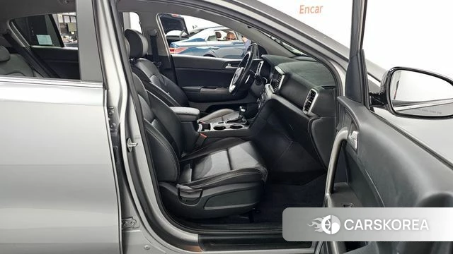 Kia Sportage The Bold 2021 Серебряный из Кореи, фото 2