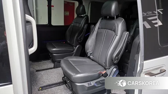 Hyundai Staria 2022 Белый из Кореи, фото 2