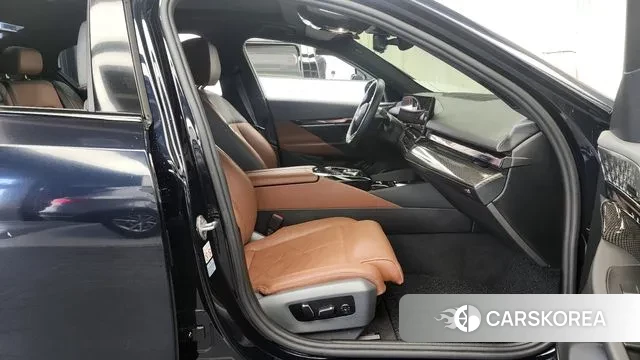 BMW i5 (G60) 2024 Черный из Кореи, фото 2