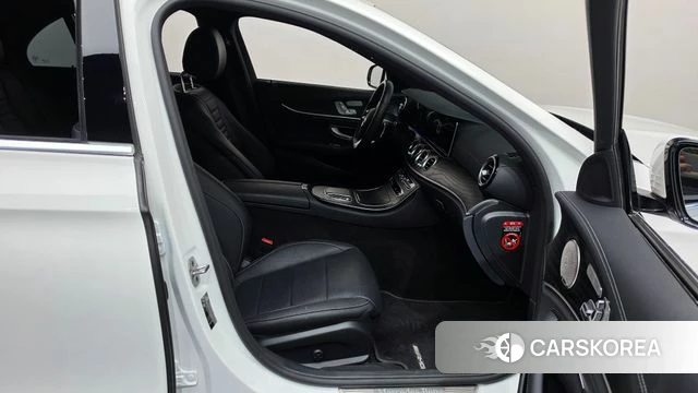 Mercedes-Benz E-Class W213 2022 Белый из Кореи, фото 2