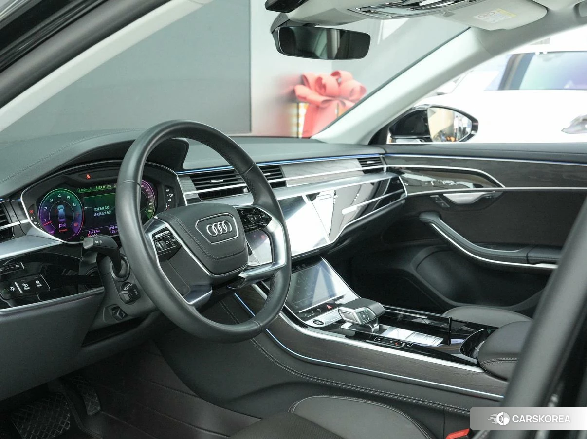 Audi A8 2023 Черный из Китая, фото 2
