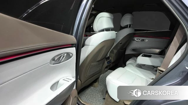 Genesis GV70 2024 Серый из Кореи, фото 2