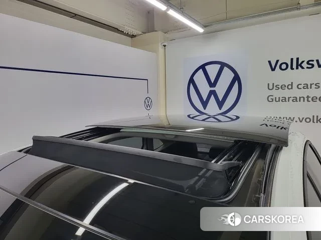 Volkswagen 7th Generation of Jetta 2023 Белый из Кореи, фото 2