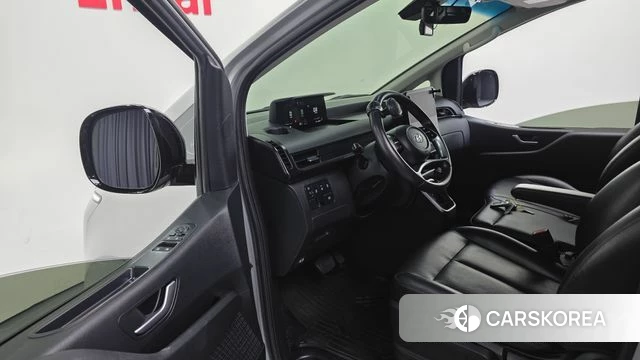 Hyundai Staria 2022 Серебряный из Кореи, фото 2