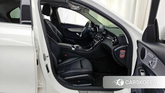 Mercedes-Benz C-Class W205 2018 Белый из Кореи, фото 2