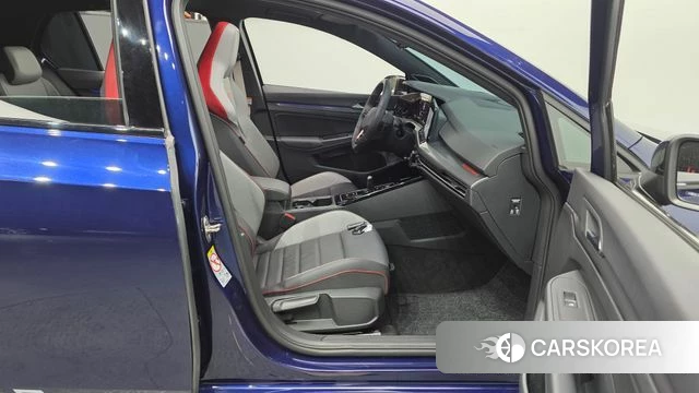 Volkswagen Golf 8th Generation 2023 Синий из Кореи, фото 2