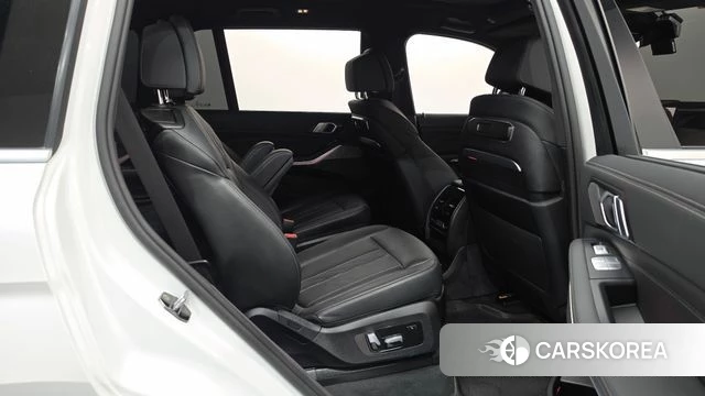 BMW X7 (G07) 2024 Белый из Кореи, фото 2