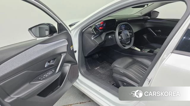 Peugeot 308 Third generation 2023 Белый из Кореи, фото 2
