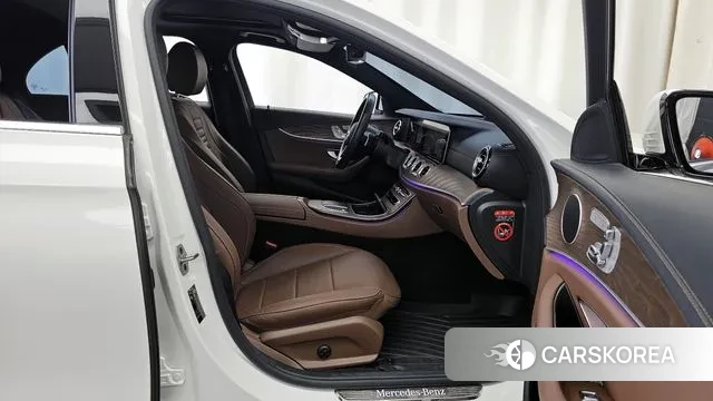 Mercedes-Benz E-Class W213 2021 Белый из Кореи, фото 2