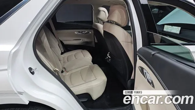 Genesis GV70 2023 Белый из Кореи, фото 2