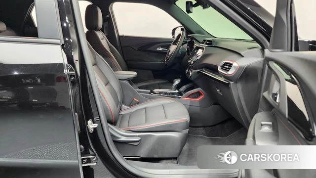 Chevrolet (GM Daewoo) Trailblazer 2023 Черный из Кореи, фото 2
