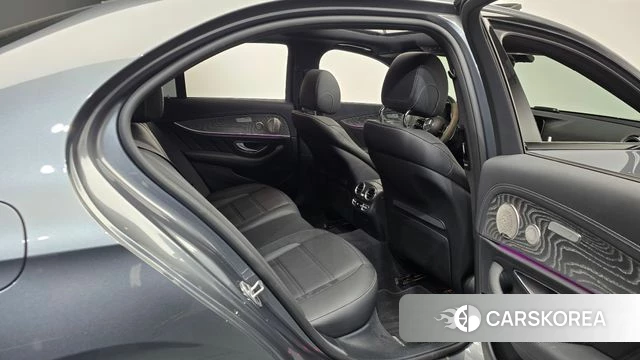 Mercedes-Benz E-Class W213 2023 Серый из Кореи, фото 2