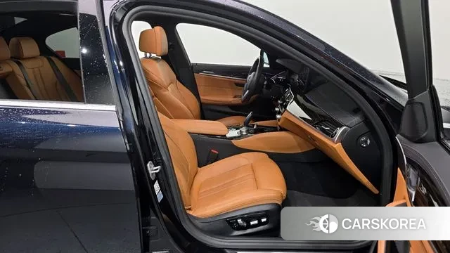 BMW 5 Series (G30) 2020 Черный из Кореи, фото 2