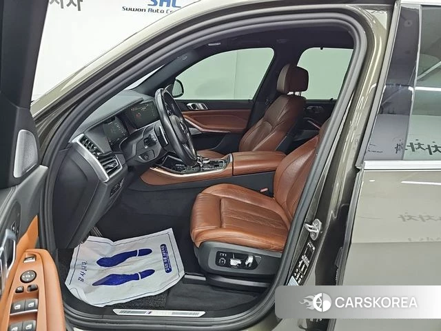 BMW X5 (G05) 2023 Коричневый из Кореи, фото 2