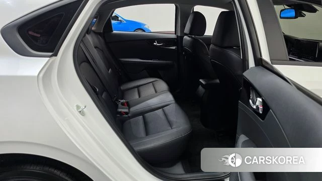 Kia The New K3 2nd generation 2023 Белый из Кореи, фото 2