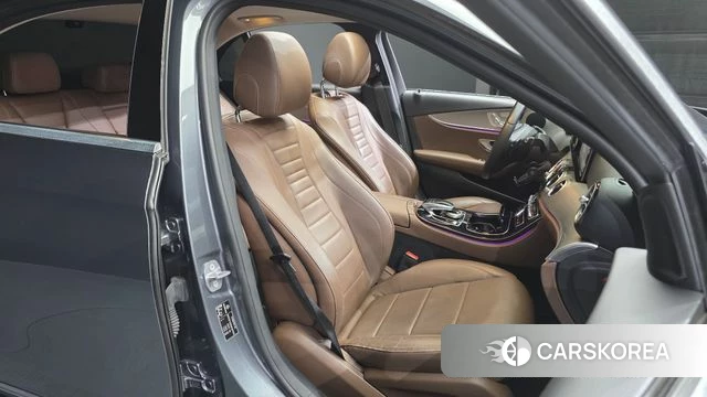 Mercedes-Benz E-Class W213 2018 Серый из Кореи, фото 2