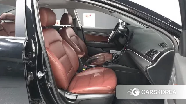 Hyundai Avante AD 2018 Черный из Кореи, фото 2