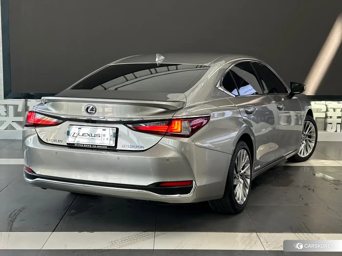 Lexus ES 2022 Silver/gray из Китая, фото 2