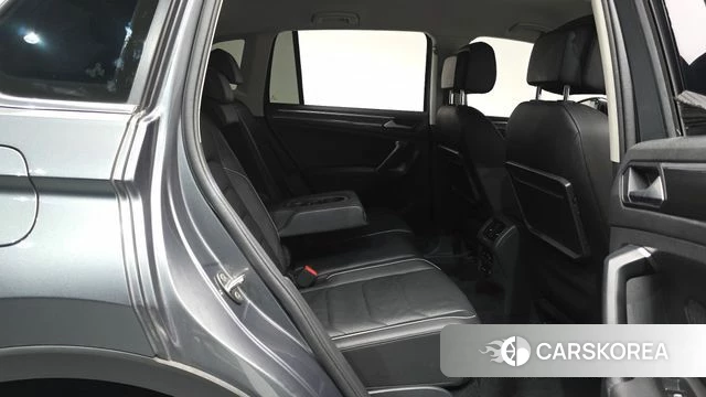 Volkswagen Tiguan second Generation 2020 Серый из Кореи, фото 2