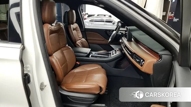 Lincoln Aviator 2nd generation 2021 Белый из Кореи, фото 2