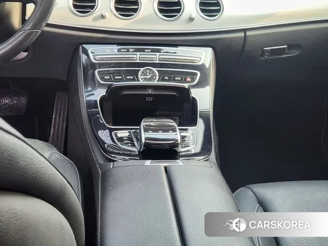 Mercedes-Benz E-Class W213 2019 Черный из Кореи, фото 2