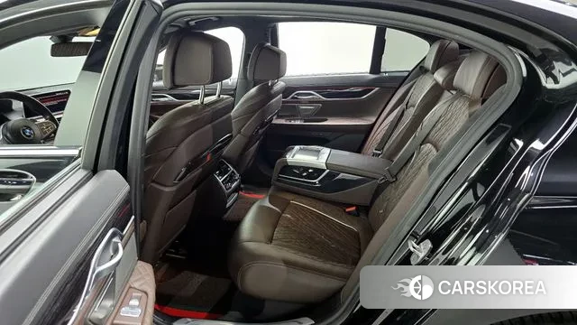 BMW 7 Series (G11) 2020 Черный из Кореи, фото 2