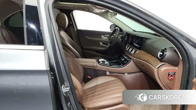Mercedes-Benz E-Class W213 2019 Серый из Кореи, фото 2