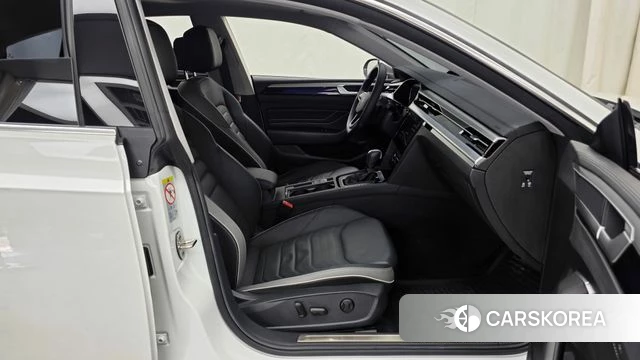 Volkswagen Arteon 2022 Белый из Кореи, фото 2