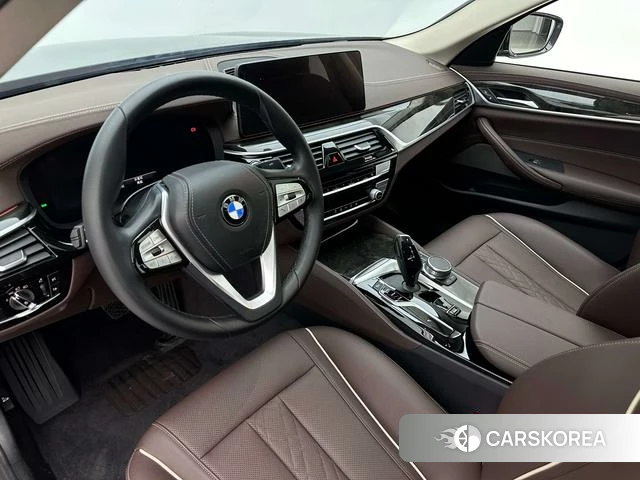 BMW 5 series 2022 Черный из Китая, фото 2