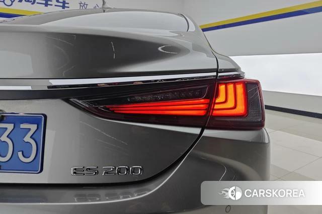 Lexus ES 2023 Темно-серый из Китая, фото 2