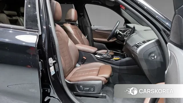 BMW X3 (G01) 2024 Черный из Кореи, фото 2