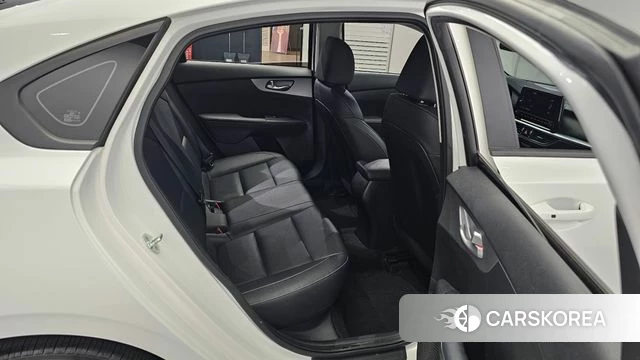 Kia The New K3 2nd generation 2022 Белый из Кореи, фото 2