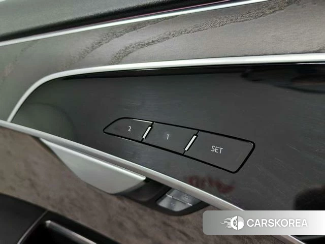 Audi A8 2022 Черный из Китая, фото 2