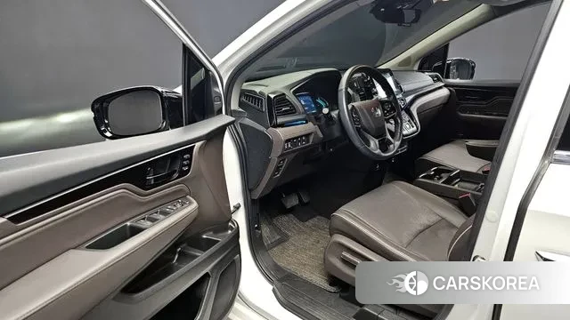 Honda Odyssey 2021 Белый из Кореи, фото 2