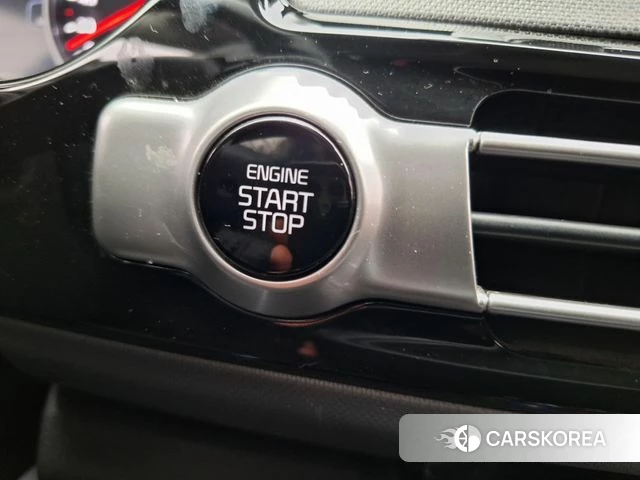 Kia Seltos 2022 Белый из Кореи, фото 2