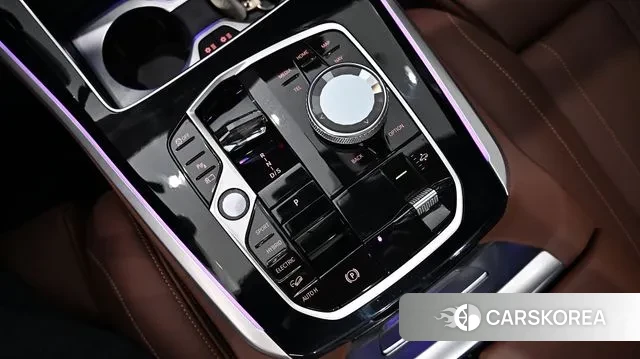 BMW X5 (G05) 2024 Светло-серебряный цвет из Кореи, фото 2